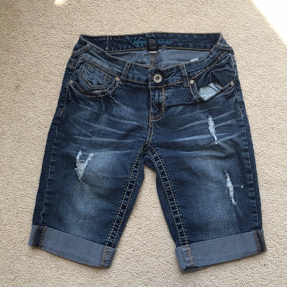 Jean shorts!!